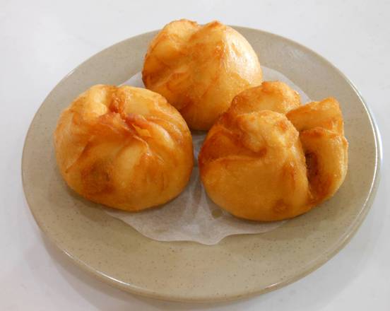 Deep-Fried BBQ Pork Bun 炸蜜汁叉燒包